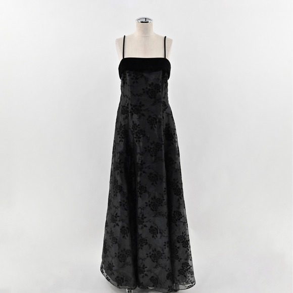 Night Way Collections Dresses & Skirts - Vtg Black Velvet Floral Dress Size 8 Whimsigoth Fairy Goth Sleeveless Maxi Gown